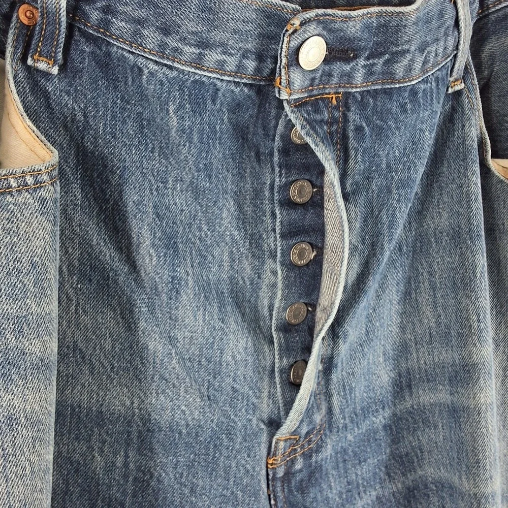 Levis 501 Original Fit Mens Jeans 42x30 Medium Wash Blue Button Fly Straight Leg